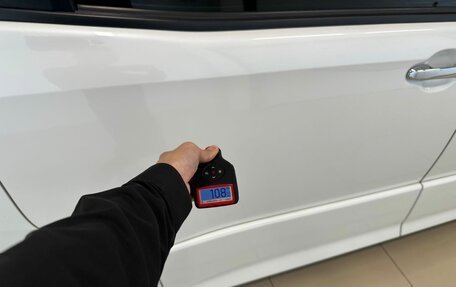 Toyota Noah III, 2018 год, 2 779 000 рублей, 27 фотография