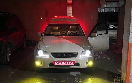 Lexus IS II рестайлинг 2, 2000 год, 970 000 рублей, 4 фотография