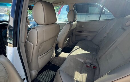 Lexus IS II рестайлинг 2, 2000 год, 970 000 рублей, 12 фотография