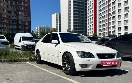 Lexus IS II рестайлинг 2, 2000 год, 970 000 рублей, 5 фотография