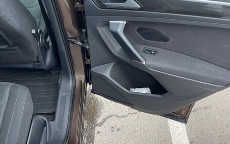 Volkswagen Tiguan II, 2018 год, 2 495 000 рублей, 18 фотография