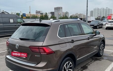 Volkswagen Tiguan II, 2018 год, 2 495 000 рублей, 19 фотография