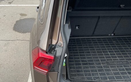 Volkswagen Tiguan II, 2018 год, 2 495 000 рублей, 32 фотография