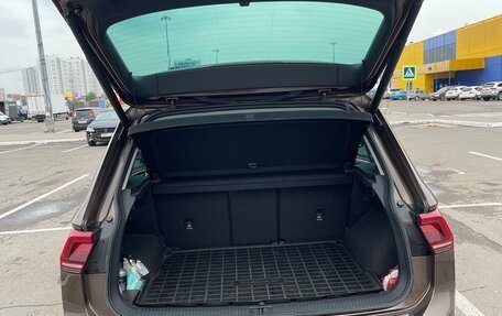 Volkswagen Tiguan II, 2018 год, 2 495 000 рублей, 33 фотография