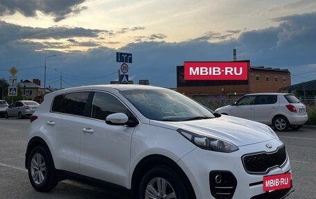 KIA Sportage IV рестайлинг, 2018 год, 2 050 000 рублей, 10 фотография