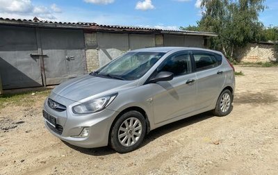 Hyundai Solaris II рестайлинг, 2011 год, 750 000 рублей, 1 фотография