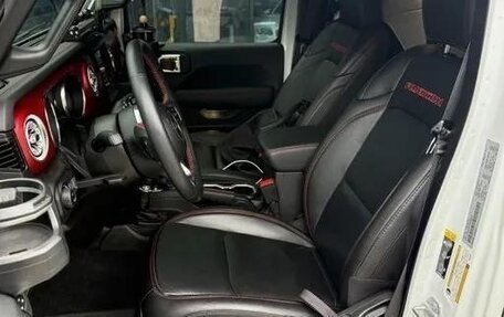 Jeep Wrangler, 2022 год, 4 100 001 рублей, 10 фотография