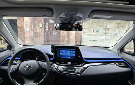 Toyota C-HR I рестайлинг, 2022 год, 1 999 055 рублей, 14 фотография