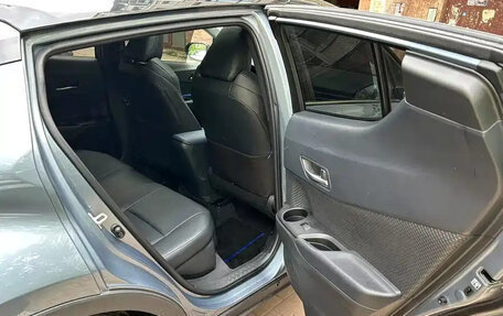 Toyota C-HR I рестайлинг, 2022 год, 1 999 055 рублей, 22 фотография