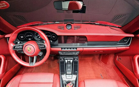 Porsche 911, 2022 год, 12 880 000 рублей, 18 фотография