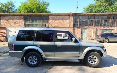 Mitsubishi Pajero III рестайлинг, 1994 год, 520 000 рублей, 2 фотография