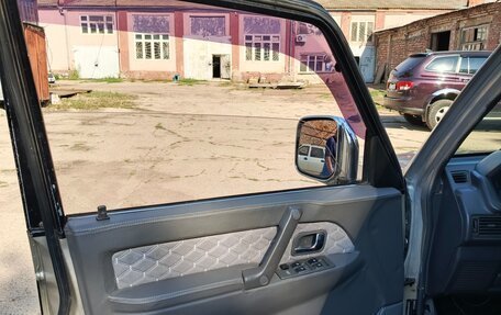 Mitsubishi Pajero III рестайлинг, 1994 год, 520 000 рублей, 8 фотография