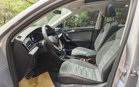 Volkswagen Tiguan II, 2021 год, 2 510 000 рублей, 8 фотография