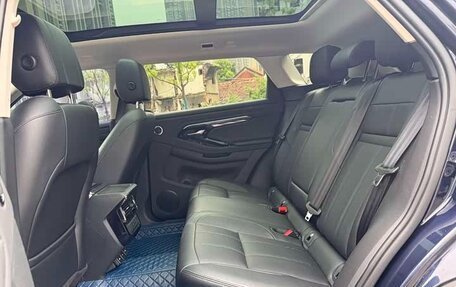 Land Rover Range Rover Evoque II, 2022 год, 2 750 000 рублей, 13 фотография