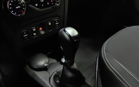 Renault Logan II, 2016 год, 728 000 рублей, 16 фотография