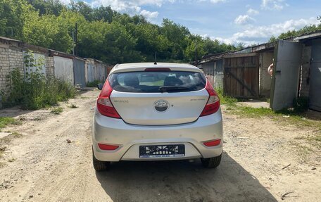 Hyundai Solaris II рестайлинг, 2011 год, 750 000 рублей, 3 фотография