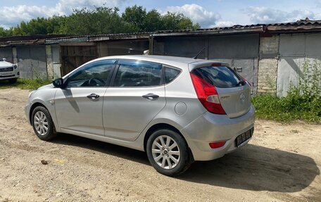 Hyundai Solaris II рестайлинг, 2011 год, 750 000 рублей, 2 фотография
