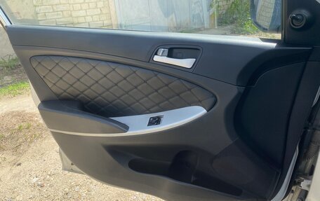 Hyundai Solaris II рестайлинг, 2011 год, 750 000 рублей, 12 фотография
