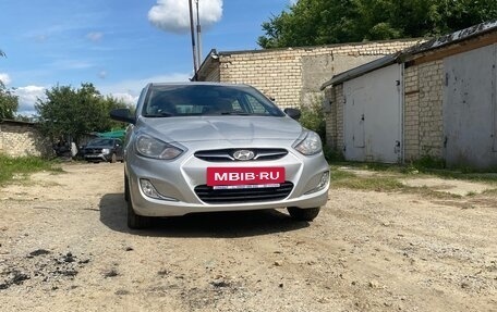 Hyundai Solaris II рестайлинг, 2011 год, 750 000 рублей, 6 фотография