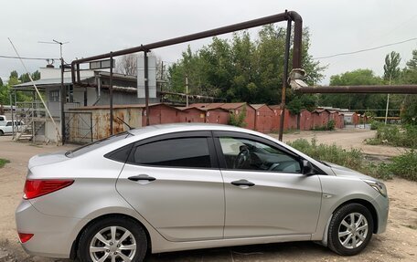 Hyundai Solaris II рестайлинг, 2014 год, 900 000 рублей, 3 фотография