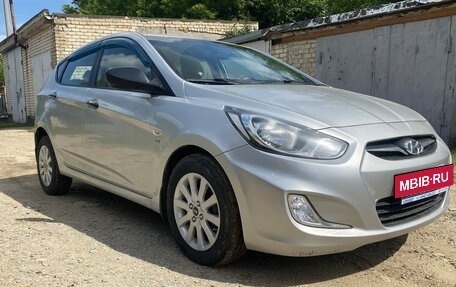 Hyundai Solaris II рестайлинг, 2011 год, 750 000 рублей, 7 фотография