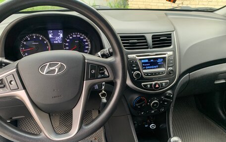Hyundai Solaris II рестайлинг, 2014 год, 900 000 рублей, 6 фотография