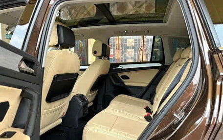 Volkswagen Tiguan II, 2018 год, 1 500 055 рублей, 16 фотография