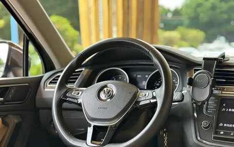Volkswagen Tiguan II, 2018 год, 1 500 055 рублей, 10 фотография