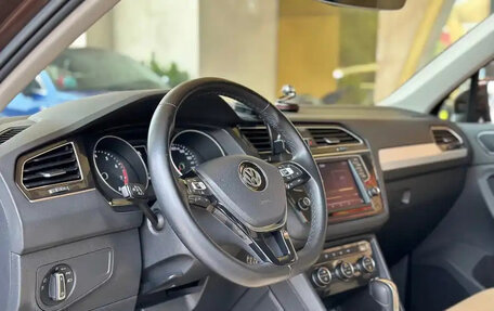 Volkswagen Tiguan II, 2018 год, 1 500 055 рублей, 8 фотография