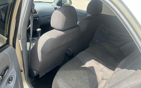 Hyundai Accent II, 2004 год, 210 000 рублей, 10 фотография