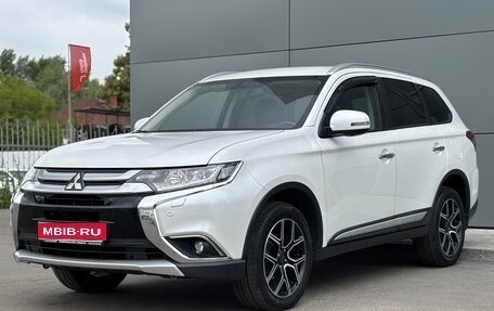 Mitsubishi Outlander III рестайлинг 3, 2018 год, 2 550 000 рублей, 1 фотография