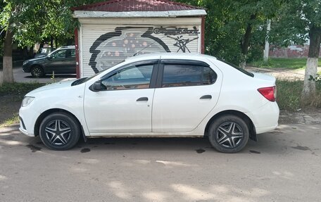 Renault Logan II, 2018 год, 550 000 рублей, 2 фотография