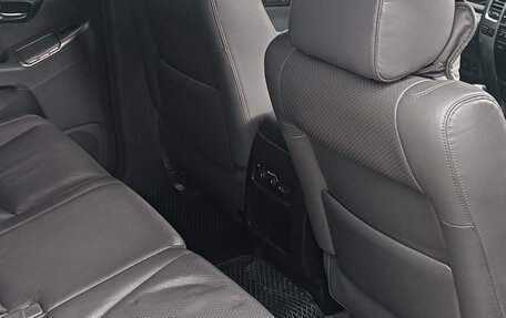 Toyota Land Cruiser Prado 120 рестайлинг, 2008 год, 2 400 000 рублей, 12 фотография