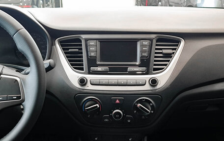 Hyundai Solaris II рестайлинг, 2017 год, 1 250 000 рублей, 19 фотография