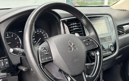 Mitsubishi Outlander III рестайлинг 3, 2018 год, 2 550 000 рублей, 11 фотография