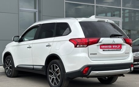 Mitsubishi Outlander III рестайлинг 3, 2018 год, 2 550 000 рублей, 7 фотография