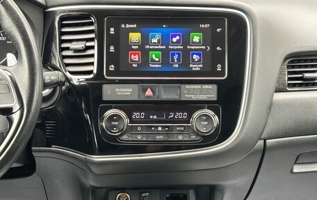 Mitsubishi Outlander III рестайлинг 3, 2018 год, 2 550 000 рублей, 25 фотография
