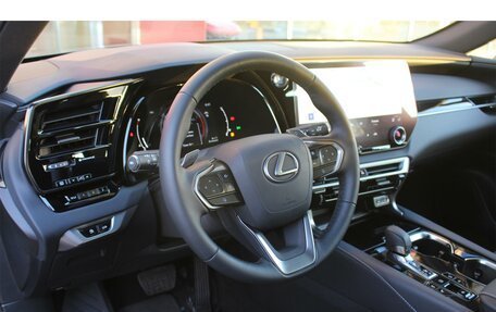 Lexus RX IV рестайлинг, 2024 год, 11 850 000 рублей, 17 фотография