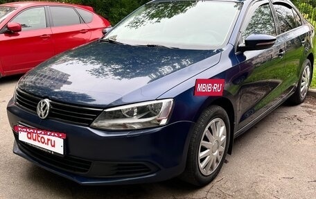 Volkswagen Jetta VI, 2012 год, 730 000 рублей, 3 фотография