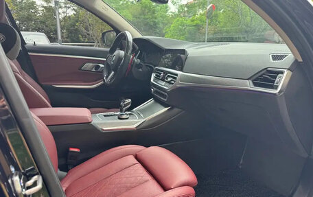 BMW 3 серия, 2022 год, 2 690 000 рублей, 15 фотография