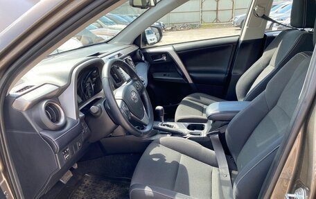 Toyota RAV4, 2018 год, 2 635 000 рублей, 6 фотография