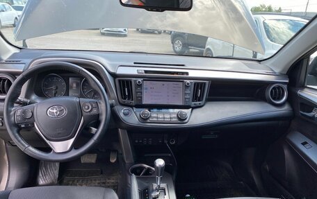 Toyota RAV4, 2018 год, 2 635 000 рублей, 5 фотография