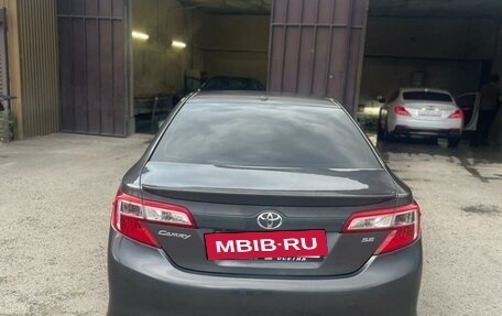 Toyota Camry, 2013 год, 900 000 рублей, 3 фотография