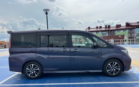 Honda Stepwgn IV, 2017 год, 1 970 000 рублей, 2 фотография