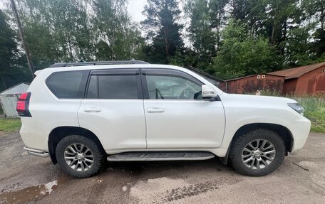 Toyota Land Cruiser Prado 150 рестайлинг 2, 2018 год, 6 700 000 рублей, 3 фотография
