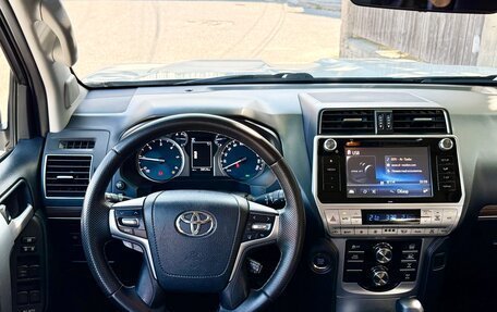 Toyota Land Cruiser Prado 150 рестайлинг 2, 2017 год, 4 750 000 рублей, 4 фотография