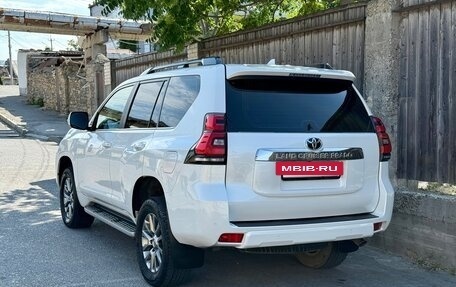 Toyota Land Cruiser Prado 150 рестайлинг 2, 2017 год, 4 750 000 рублей, 3 фотография