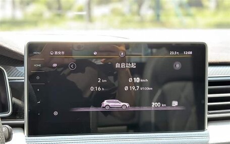 Volkswagen Tiguan II, 2022 год, 2 700 000 рублей, 10 фотография