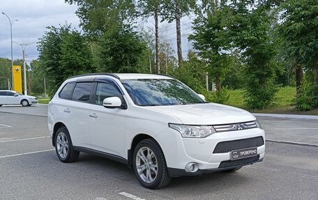 Mitsubishi Outlander III рестайлинг 3, 2014 год, 1 699 000 рублей, 3 фотография