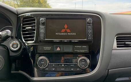 Mitsubishi Outlander III рестайлинг 3, 2014 год, 1 699 000 рублей, 18 фотография